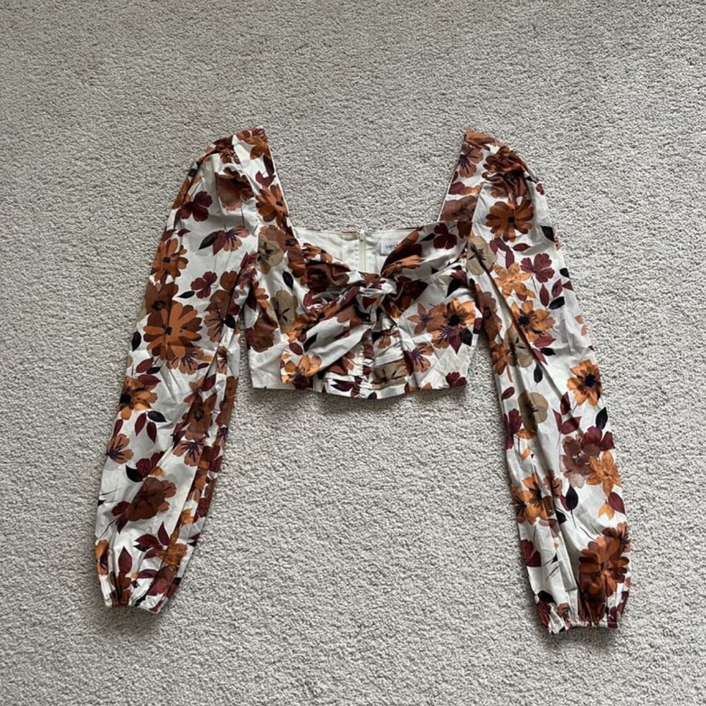 Brown floral longsleeve crop top